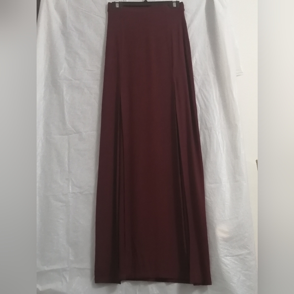 BURGUNDY MAXI FRONT SLITS SKIRT - Picture 1 of 7